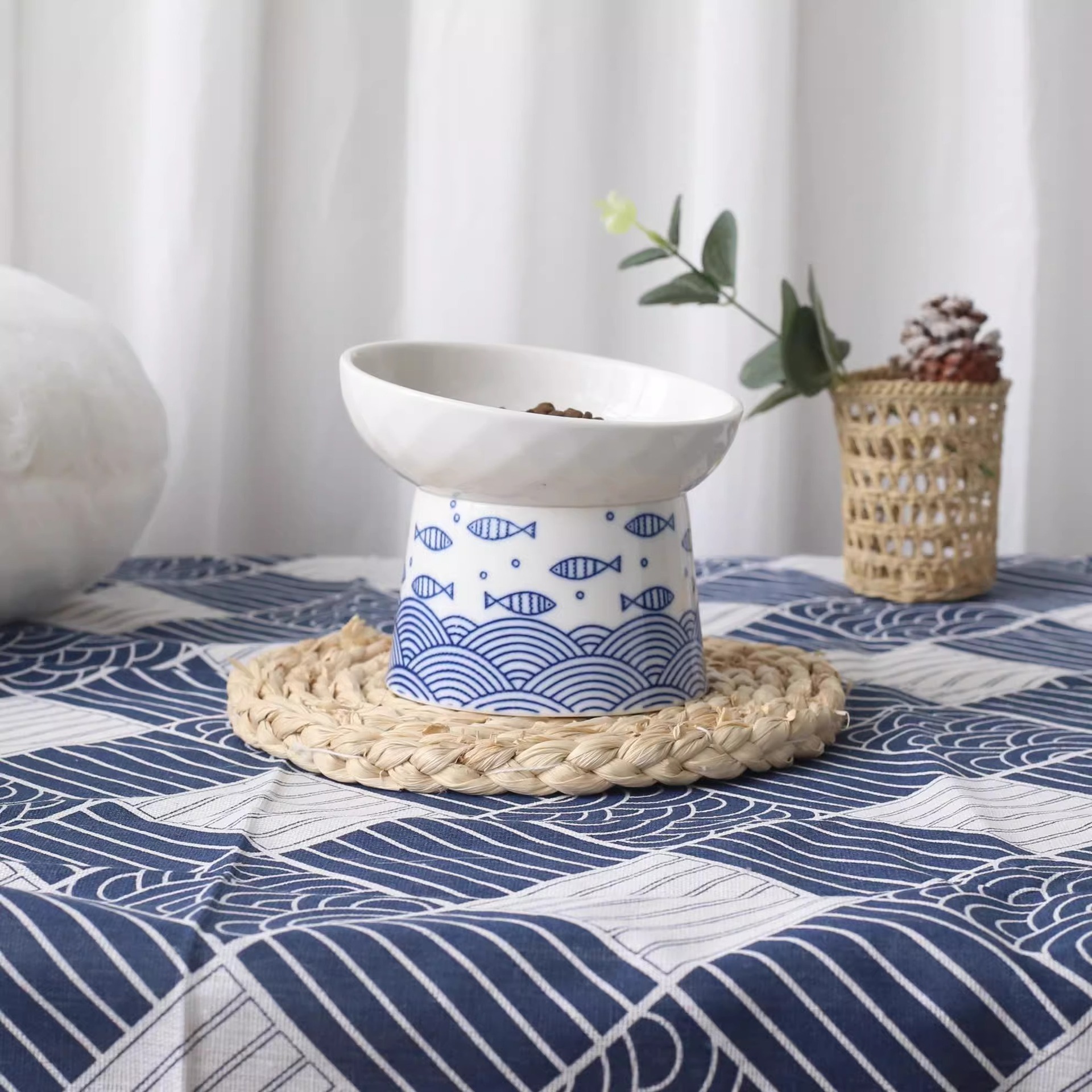 Boca inclinada estilo pez pequeño