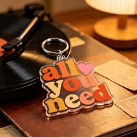 Porte-clés en plastique étanche en gros, personnalisable avec LOGO, accessoire décoratif pour voiture et sac, porte-clés en acrylique transparent avec lettres