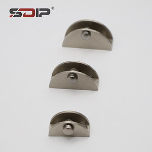 Personalizzabile <span class=keywords><strong>in</strong></span> <span class=keywords><strong>vetro</strong></span> moderno morsetto a parete regolabile <span class=keywords><strong>in</strong></span> lega di zinco <span class=keywords><strong>mensola</strong></span> <span class=keywords><strong>in</strong></span> <span class=keywords><strong>vetro</strong></span> staffa per 8MM ripiano <span class=keywords><strong>in</strong></span> <span class=keywords><strong>vetro</strong></span> - Product Image 3