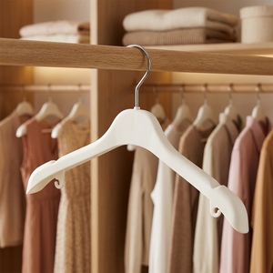 Percha de <span class=keywords><strong>Madera</strong></span> para Bebés con Logotipo Personalizado de Alta Calidad, Color Natural, <span class=keywords><strong>Madera</strong></span> Maciza, Percha para Camisas y Vestidos de Niños - Product Image 1