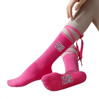 Chaussettes de sport Pilates pour femmes, modèle personnalisé avec logo, haut de gamme, fines, pour jeunes, fitness en intérieur, antidérapantes, respirantes, confortables, bord ondulé