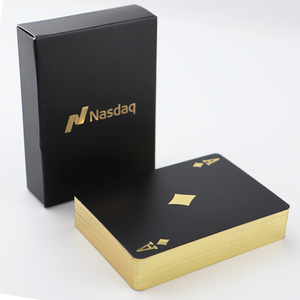 การ์ดเล่นโป๊กเกอร์เกมแบบปรับแต่งได้พร้อมกล่องพิมพ์โลโก้ด้านหน้าและด้านหลังคุณลักษณะรีไซเคิลได้ - Product Image 1