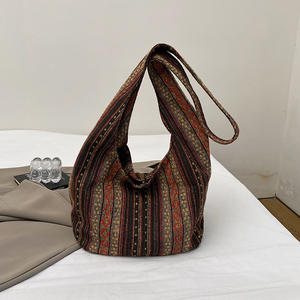 Vente en gros de sac à provisions bohème pour femmes grande capacité toile lin Hobo épaule gitane doux portable voyage fait à la main - Product Image 2