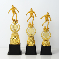 Prix de gros trophée de championnat de course de football en plastique personnalisé coupe de trophée de la ligue de football en PVC