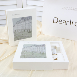 Boîte cadeau en carton ondulé personnalisée pour parfums et soins de la peau, avec insert en éponge, impression dorée et gaufrage, revêtement UV et pelliculage mat - Product Image 1