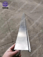 Rouleau de porte de volet roulant formant la machine