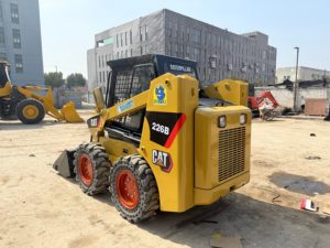 รถตักล้อยาง CAT 226B ขนาด 2.8 ตัน เครื่องยนต์ดีเซล Cat 3024C ได้รับการรับรองมาตรฐาน CE และ EPA เหมาะสำหรับงานจัดสวน - Product Image 3