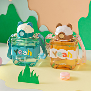 Seaygift - Linda Botella de Agua Deportiva de Dibujos Animados para Niños, Botella de Agua para Niños, Taza de Plástico con Pajita para Leche y Jugo para Bebés - Product Image 1