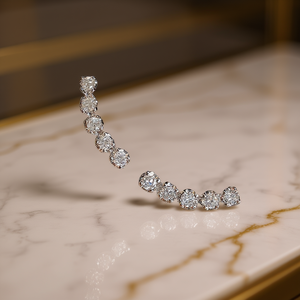 Orecchini in oro bianco con diamanti, taglio rotondo brillante, colore G, gioielli da sposa classici naturali da donna, peso totale 1,5 ct - Product Image 2