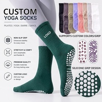 Chaussettes de yoga organiques antidérapantes personnalisé pour le sport et le fitness Chaussettes de sport brodées avec poignée