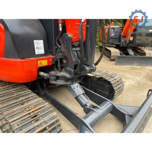 Mini-excavatrice Kubota KW163 d'occasion, bien entretenue, faible nombre d'heures, compacte, pour travaux agricoles, jardinage et aménagement paysager, prête à être expédiée depuis la Chine - Product Image 6