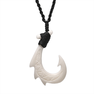 Pendentif crochet de pêche en os de yak sculpté à la main, style tribal maori néo-zélandais, pour le surf, collier ethnique sculpté pour homme/femme, cadeau - Product Image 2