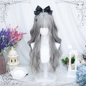 Peluca larga y rizada estilo Lolita, cabello ondulado gris, con flequillo lateral, línea de cabello natural, densidad del 130%, fibra Kanekalon - Product Image 1