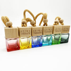 Diffuseur d'arômes en verre suspendu pour voiture, 10 ml, couleur personnalisée en gros, avec bouchon en bois - Product Image 4