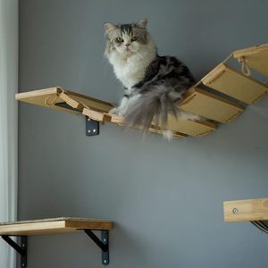 Hamac mural en bois pour chats de taille moyenne avec design d'escalier - Product Image 1