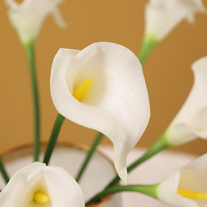 Fleur artificielle Ruilisi Calla Lily miniature à tige unique en PU, fleur décorative pour la maison, décoration de mariage, blanc, jaune, rose, orange - Product Image 4