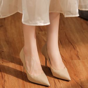 Escarpins en satin à bout pointu et talon aiguille de 8 cm, chaussures de mariée à enfiler, tendance mode - Product Image 3