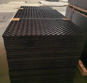 Tapis <span class=keywords><strong>de</strong></span> <span class=keywords><strong>protection</strong></span> du sol robuste et recyclable sur mesure, tapis <span class=keywords><strong>de</strong></span> route temporaire 4x8 en HDPE, <span class=keywords><strong>dalle</strong></span> <span class=keywords><strong>de</strong></span> pavage pour piste, service <span class=keywords><strong>de</strong></span> découpe - Product Image 1