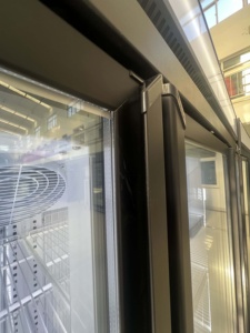 Vitrines réfrigérées de haute qualité à 1, 2, 3 ou 4 portes, avec grand ventilateur et design à ailettes en aluminium - Product Image 5