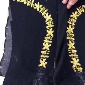 Esta es una Chaqueta Doble de Piqué Negra para <span class=keywords><strong>Piper</strong></span> o Baterista con Bordado a Mano de Hilo Dorado y Trenzado - Product Image 3