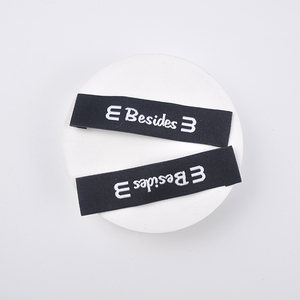 Etiqueta tejida <span class=keywords><strong>barata</strong></span> de <span class=keywords><strong>buena</strong></span> calidad personalizada de fábrica, etiqueta sin MOQ, Etiquetas tejidas de tela lavables sostenibles con pliegue central - Product Image 4