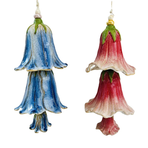 Campana da giardino in ceramica blu con fiori a cascata fatti a mano - Product Image 1