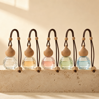 Vente en gros de flacons de parfum pour voiture vides de 8 ml, diffuseur de parfum en verre suspendu rechargeable avec bouchon en bois