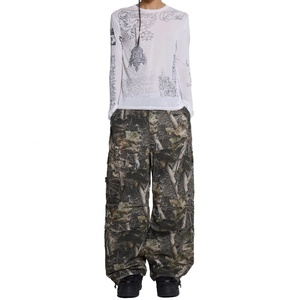 Pantalon cargo parachute de luxe camouflage Woodland pour homme, coupe oversize, avec plis aux genoux et six poches - Product Image 2