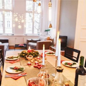 Bộ 6 Nến Cửa Sổ Hình Côn Màu Trắng LED Hoạt Động Bằng Pin Không Lửa Với Bộ Đếm Thời Gian, Giá Nến Vàng Có Thể Tháo Rời Với Điều Khiển Từ Xa - Product Image 5