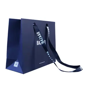 Custom ized Branded Logo Mode Luxus Schwarzes Papier Bekleidung Verpackung Geschenk Einkaufstasche Papiertüte mit langem Seil