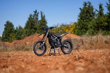 Moto électrique SurRon Ultra Bee, puissance de pointe de 21000 W, pour le trail et le motocross, vélo électrique tout-terrain - Product Image 3