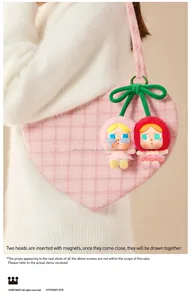 All'ingrosso POP MART 100% originale piagnucolona che piange per amore serie-appesa carta (ti amo molto ciliegia) decorazione di vendita calda - Product Image 3