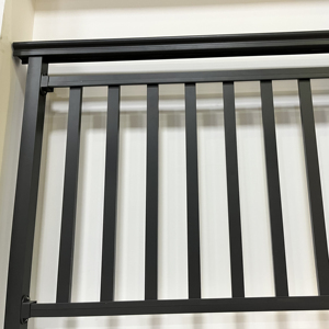 Main courante moderne en aluminium pour escalier Balcon Conception simple Rampe de pont en aluminium avec poteau de rambarde à barre carrée - Product Image 1