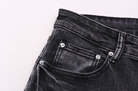 Jeans Slim Homme AMI RI Rock n Roll en Denim avec Effet Usé de Luxe, Coupe Empilée et Patchs Signature