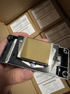 Оригинальная 100% для <span class=keywords><strong>Epson</strong></span> DX5, новая печатающая головка для <span class=keywords><strong>Epson</strong></span>, УФ-Эко-растворитель, струйный принтер F1440 4400 1900, печатающая головка на масляной основе F186000 - Product Image 6