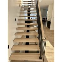 Escalier monopoutre préfabriqué moderne avec marches en bois pour usage résidentiel