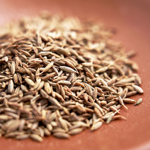Graines de cumin séchées entières de qualité supérieure d'Inde, Jeera Gujarat, durée de conservation de 24 mois pour les acheteurs en gros internationaux, ingrédient alimentaire - Product Image 1