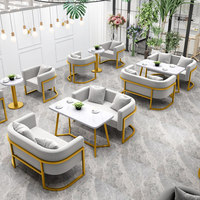Luxuriöses PU-Tisch-und-Stuhl-Set für Westliche Restaurants, Cafés, Teeläden, Ruhebereiche, Hochwertige Hotellobby, Besprechungsbereiche und Sofas