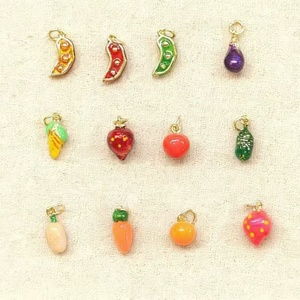 Collection de breloques DIY en laiton plaqué or 18 carats, émail rouge peint à la main, motifs fraise, pomme, pastèque, <span class=keywords><strong>coccinelle</strong></span>, champignon, cœur - Product Image 5