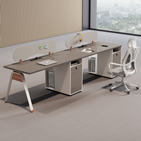 Bureau de travail simple pour employé, poste de travail de bureau
