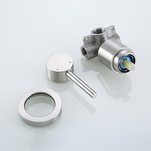 Robinet mitigeur de lavabo en or brossé au sol toilette chaude et coïde robinet de lavabo à poignée unique - Product Image 6
