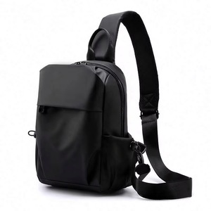 Échantillon gratuit : sac de poitrine pour homme en tissu imperméable et doux au toucher, de haute qualité, pour la vie quotidienne, les promenades en plein air, avec bandoulière. - Product Image 2