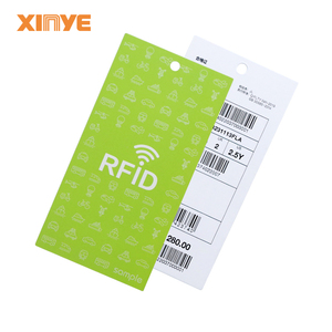 Uhf <span class=keywords><strong>RFID</strong></span> giấy tráng hangtag tùy chỉnh thiết kế màn hình UV in ấn <span class=keywords><strong>RFID</strong></span> may mặc Túi Giày Tag cho hàng tồn kho quản lý - Product Image 4
