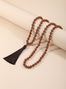 Collier de perles de <span class=keywords><strong>prière</strong></span> fait à la main Perles de bois brun Mala 108 Rudraksha Mala pour la <span class=keywords><strong>méditation</strong></span> - Product Image 3