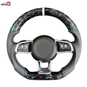 Volant de voiture en fibre de carbone et forgé avec garniture noire piano personnalisée pour VW Golf 7 GTI Golf 6 - Product Image 4