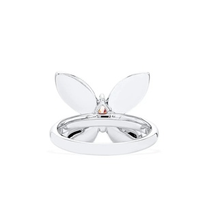 Anillo de Diamantes de Corte Marquesa de 0.67ct en Oro Blanco y Rosa de 18K con Diseño de Mariposa Personalizado, Color Rosa Claro - Product Image 3