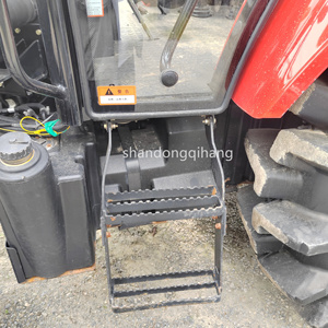 China Precio de fábrica YTO 80HP 4WD Agricultura Tractor agrícola Coche - Product Image 4