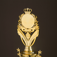Prix bas T38 plusieurs tailles prix en plastique personnalisé quatre piliers trophée en argent tasses tasses avec base en or