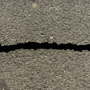 Sellador de juntas de carretera con alta capacidad de puente de grietas para superficies irregulares - Product Image 1