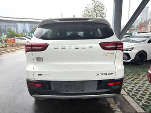 سيارة جيتور X70 بلس 1.5T DCT طراز كومفورتلاين تورينج إديشن تعمل بالبنزين، سيارة مستعملة ذات 5 أبواب و5 مقاعد من نوع SUV - Product Image 4